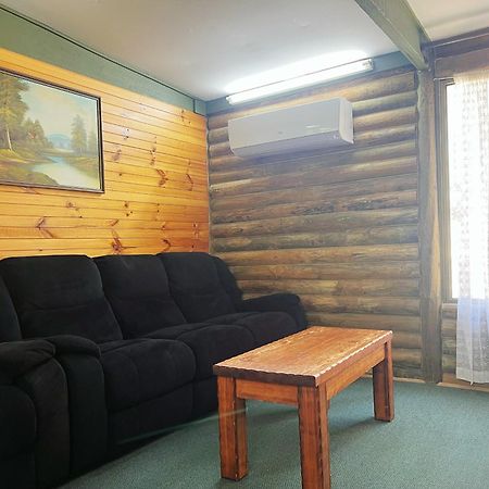 Lakes Entrance Log Cabins Esterno foto