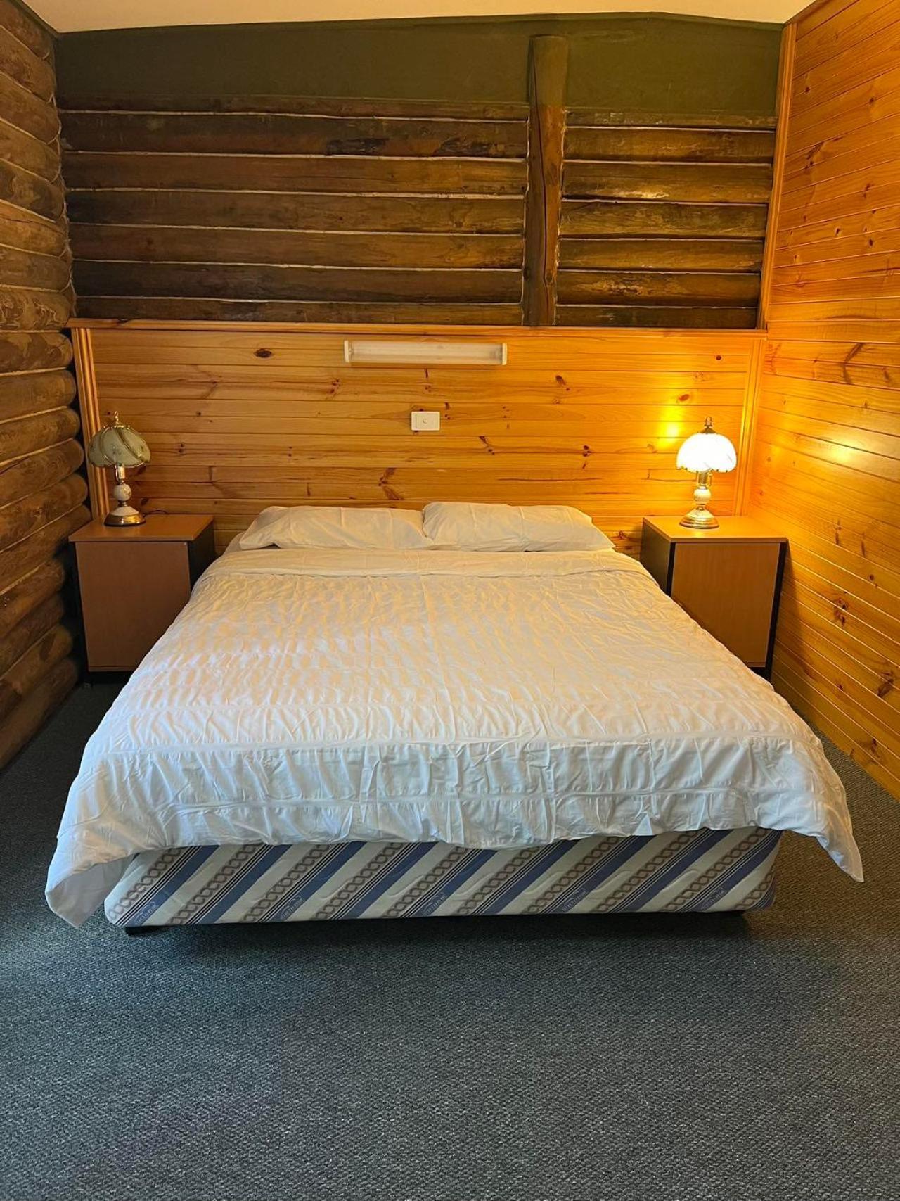 Lakes Entrance Log Cabins Esterno foto